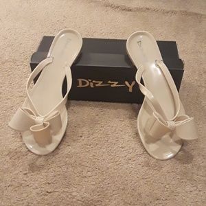 (3 for $20) Dizzy Beige Bow Sandals - size 6